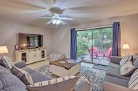 B&B Hilton Head - Beach Pebble Townhome with Patio quarter Mile to Ocean! - Bed and Breakfast Hilton Head