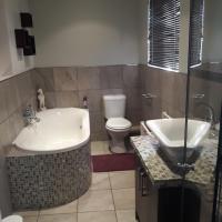 Fancy Pansy - B&B Germiston