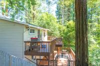 Summit Sanctuary! Redwoods! Fire Table!! BBQ Grill! Fast WiFi!! Dog Friendly! - Chambres d’hôtes
