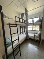 Lit dans Dortoir pour Femmes de 4 Lits