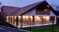 Pensiunea La Buru - B&B Căraci
