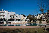Apartamento de 1 dormitorio con vistas a la piscina