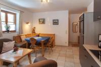 Apartment with Mountain View