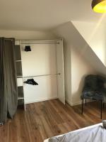Apartment Frankfurt, top renoviert, 65qm DG - Chambres d'hôtes Bergisch Gladbach
