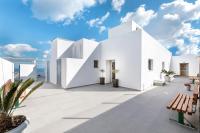 La Estrella 4 Suites with Sea View & 4 Prive Hot Tub - Bed and Breakfast