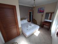 Queen Room with Spa Bath