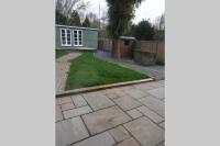 Central Ashford Stay - Contractors & Families Welcome - Free Parking - B&B Kent