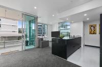 B&B Auckland - QV Upscale Modern Viaduct Apt with Parking - 965 - Bed and Breakfast Auckland