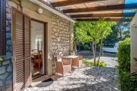 Apartment in Mali Losinj 38399 - Chambres d’hôtes Mali Lošinj