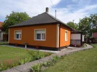 Holiday home in Balatonfenyves 18379 - B&B Balatonfenyves