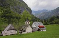 Počitniško stanovanje Pri cerkvi - B&B Trenta
