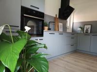 Haus zur lachenden Lieselotte I 5 Minuten zu Fuß zum kostenlosen Naturbad I Messenähe I Waldnähe - B&B Postbauer-Heng