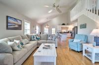 Carefree Coastal Getaway - Walk to Long Beach - B&B Oak Island