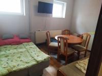 Quadruple Room with Private Bathroom