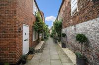 B&B Yarm - The Mews Cottage, with parking, Yarm - Bed and Breakfast Yarm