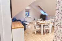 LAGUNA Apartament "W CHMURACH" Wille Parkowe z klimatyzacją - Chambres d'hôtes Polanica-Zdrój