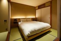 Queen Room with Garden View