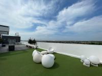 Sky Cafe Penthouse Suite by myProStay - B&B
