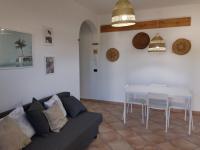 Hommy Lab - stylish and modern with super kitchen, separate entrance, free parking - B&B Olbia