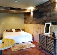 Queen Room with Garden View