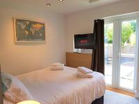 Bath Road Apartments - B&B Swindon