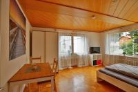 Standaard Tweepersoonskamer met 2 Aparte Bedden - Gedeelde Badkamer