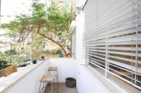 Spacious 3-BR Apartment by HolyGuest - Bed and Breakfast Tel Aviv