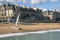 IDEAL - Plage, jardin & jacuzzi, proche plage et thalasso - 1 à 6 personnes - B&B Saint-Malo