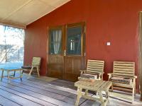 Bungalow with Patio