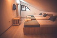 Dreibettzimmer mit eigenem Bad