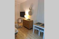 Cozy 1BR Apt Cardiff Bay Great Value Stay - Bed and Breakfast Cardiff