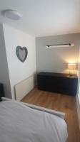 3 Story House near Bike park Wales & zip world - Chambres d'hôtes Aberaman