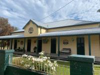 Bellbrook Historic Getaway at Bellmeadow Homestead - B&B