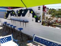 Whole apartment in Loutsa with amazing view - B&B Loutsa