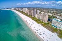 B&B Marco Island - 2 Bed South End Beachfront Condo at Popular Seawinds - Bed and Breakfast Marco Island