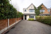 Summerfield House - Elegant house with garden near NEC, JLR, Solihull - B&B