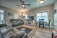 Home 1 Block to Lake with Private Beach Access! - B&B