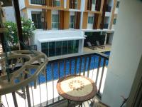 B&B Udon Thani - 1 Double bedroom Apartment with Swimming pool security and high speed WiFi - Bed and Breakfast Udon Thani