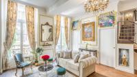 B&B Paris - Royale 3 Bedroom, 2 Bathroom Apartment With AC - Louvre - Bed and Breakfast Paris