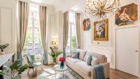 B&B Paris - Luxury 3 Bedroom 2 Bathroom Palace Apartment - AC - Louvre - Bed and Breakfast Paris