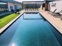 B&B Ypern - 5-sterren Landhuis met zwembad en jacuzzi - Bed and Breakfast Ypern