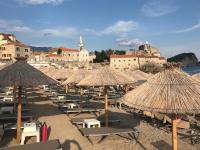 Panoramic sea view 3-bedroom apartment 50 m from the sea - Chambres d’hôtes Budva