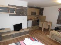 Studio with Patio and Mountain View- Ground Floor