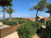 B&B Lumio - Mini villa climatisée - Vue mer - Mer à 50 m - Jardin et 2 terrasses 300 m2 - Bed and Breakfast Lumio