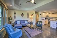 Kayaks and Boat Slip Waterfront Hot Springs Home! - B&B