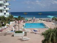 AMAZING 2BR 2BA NEWLY RENO BEACHFRONT APT W/BEACH VIEW - B&B