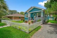 The Blue Pelican - B&B Galveston