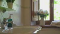 Vierbettzimmer mit Badewanne
