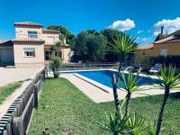 AME57 Preciosa Villa Con Piscina 10 pax - B&B