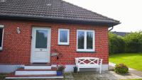 Ferienhaus Seeblick - gemütliche 60qm - 50m zum Naturstrand - mit Terrasse und großem Garten - Chambres d'hôtes Glücksburg